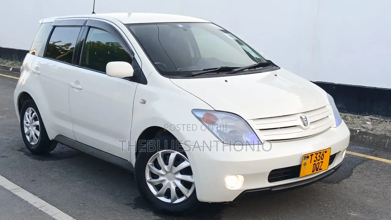 Toyota IST 2002 White
