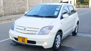 Toyota IST 2002 White