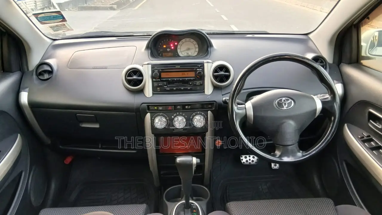Toyota IST 2002 White