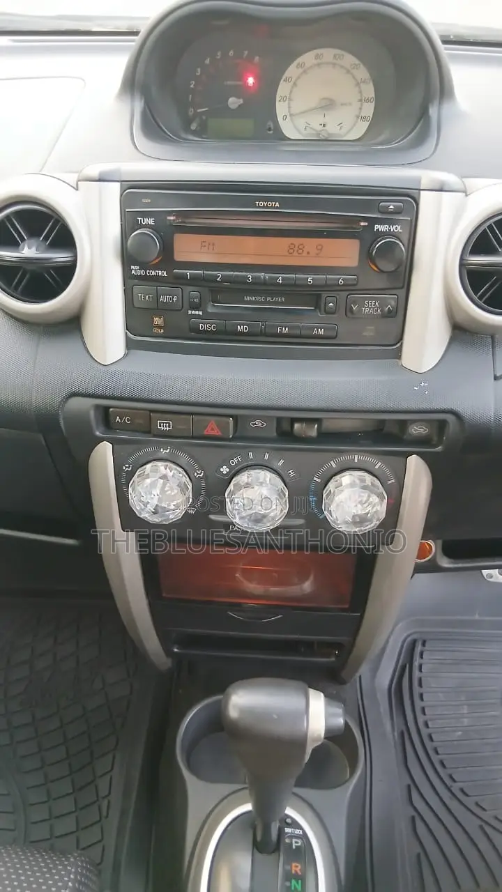 Toyota IST 2002 White