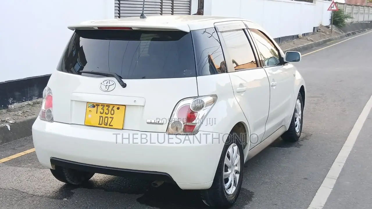 Toyota IST 2002 White