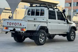 Toyota Land Cruiser 2019 White