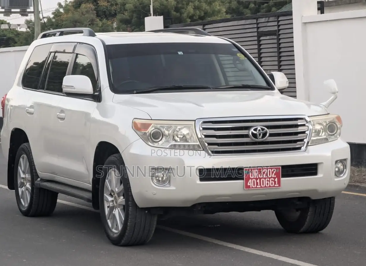 Toyota Land Cruiser 2015 White