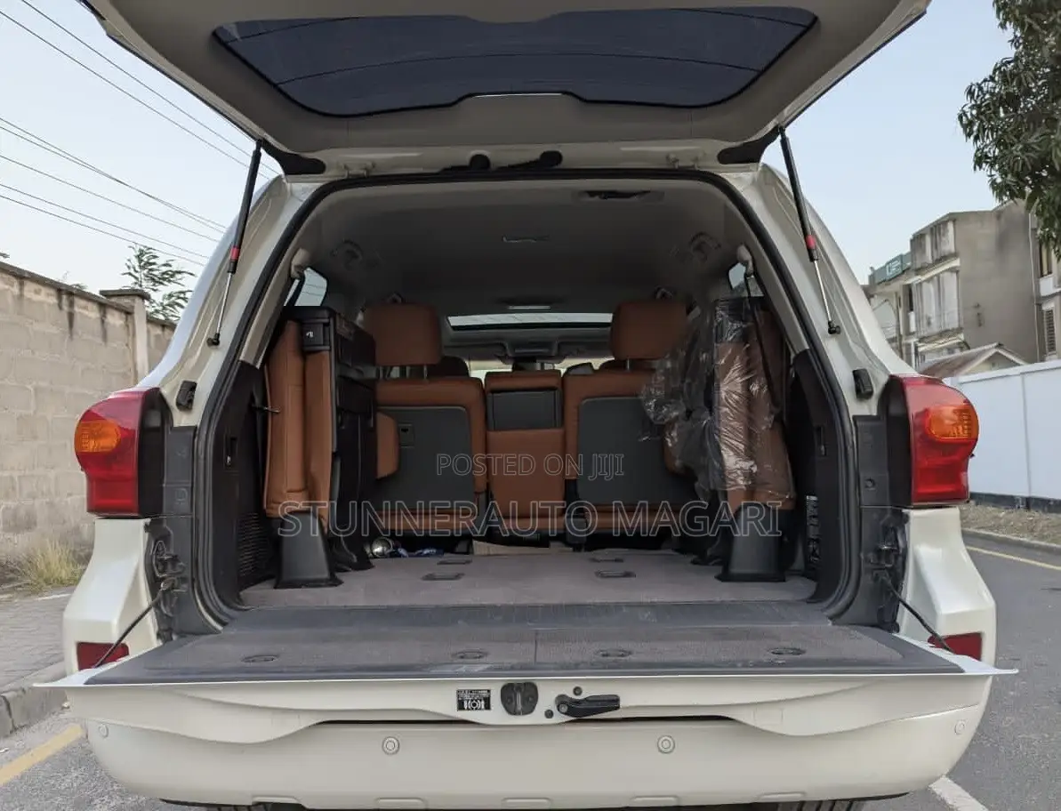 Toyota Land Cruiser 2015 White