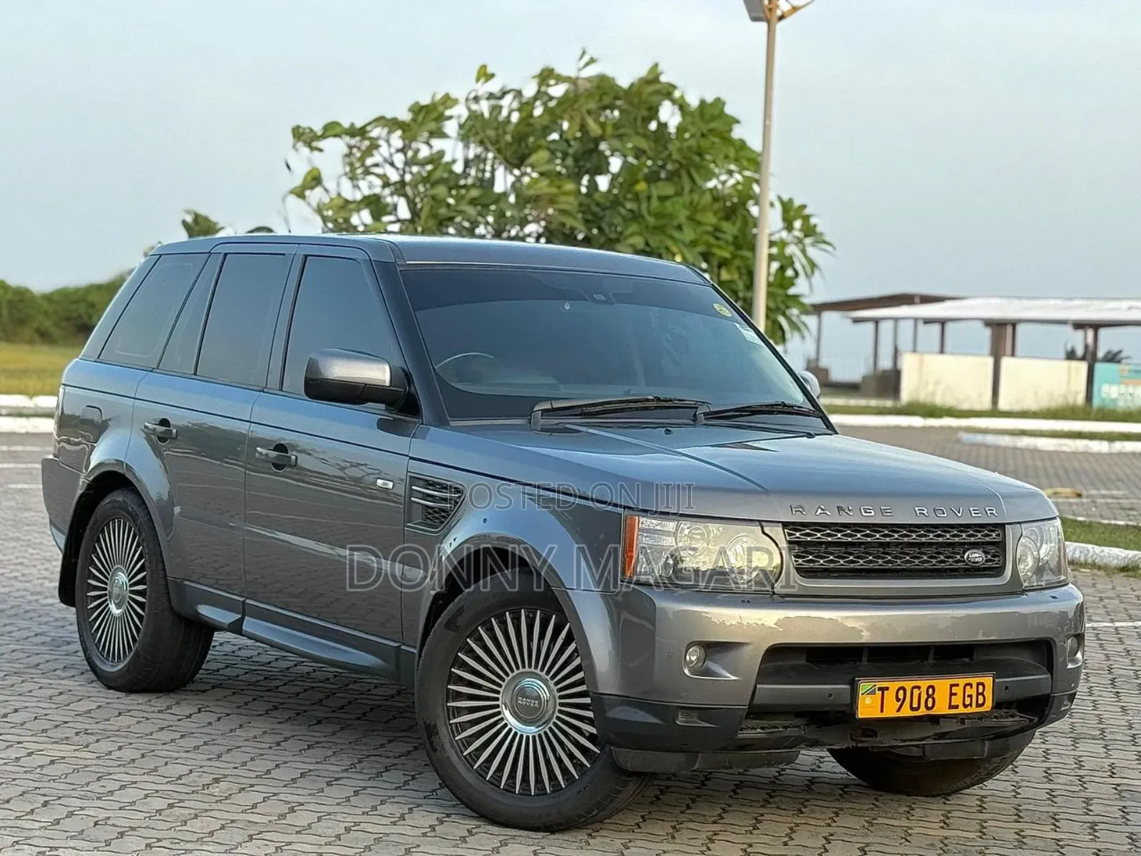 Land Rover Range Rover Sport 2010 Gray