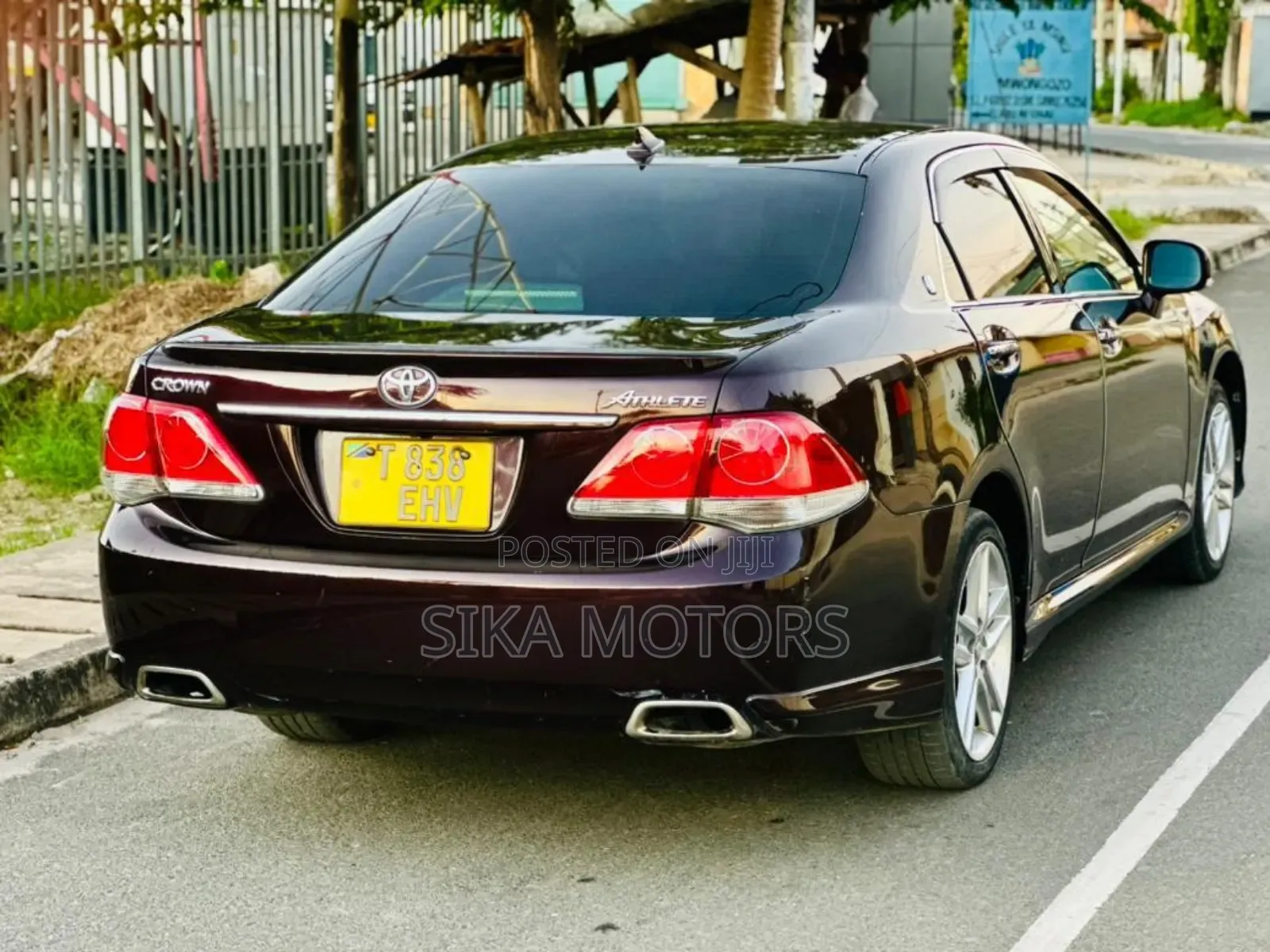 Toyota Crown 2011 Purple
