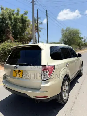 Subaru Forester 2010 Gold