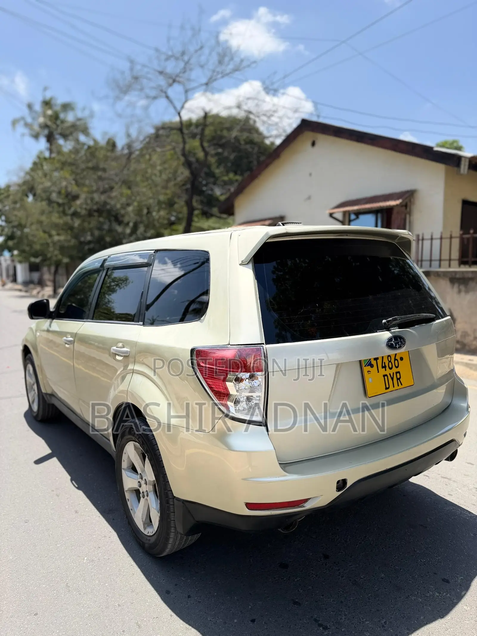Subaru Forester 2010 Gold