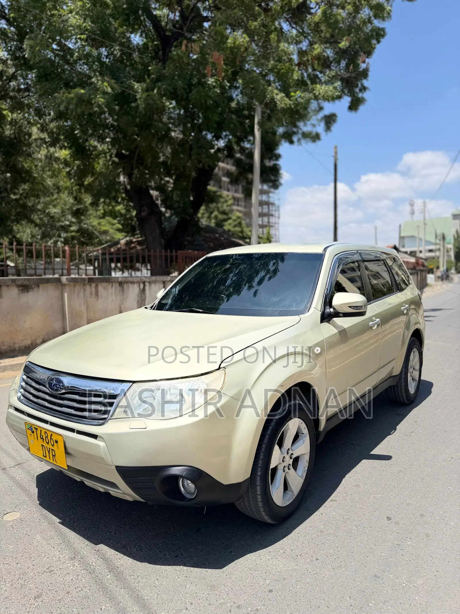 Subaru Forester 2010 Gold