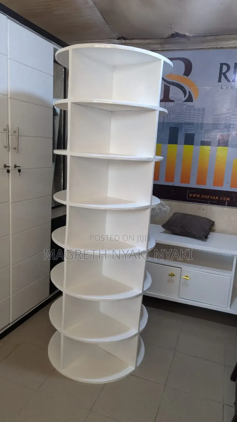 Shoe Rack Ya Viatu Na Pochi Imenyooka Mno