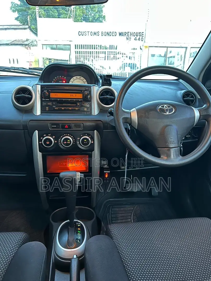 Toyota IST 2004 Gray