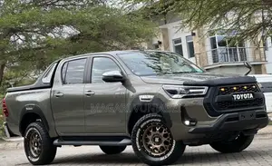 Toyota Hilux 2022 Gray