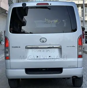 Toyota HiAce 2005 Silver