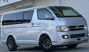 Toyota HiAce 2005 Silver
