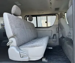 Toyota HiAce 2005 Silver