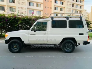 Toyota Land Cruiser 2008 White