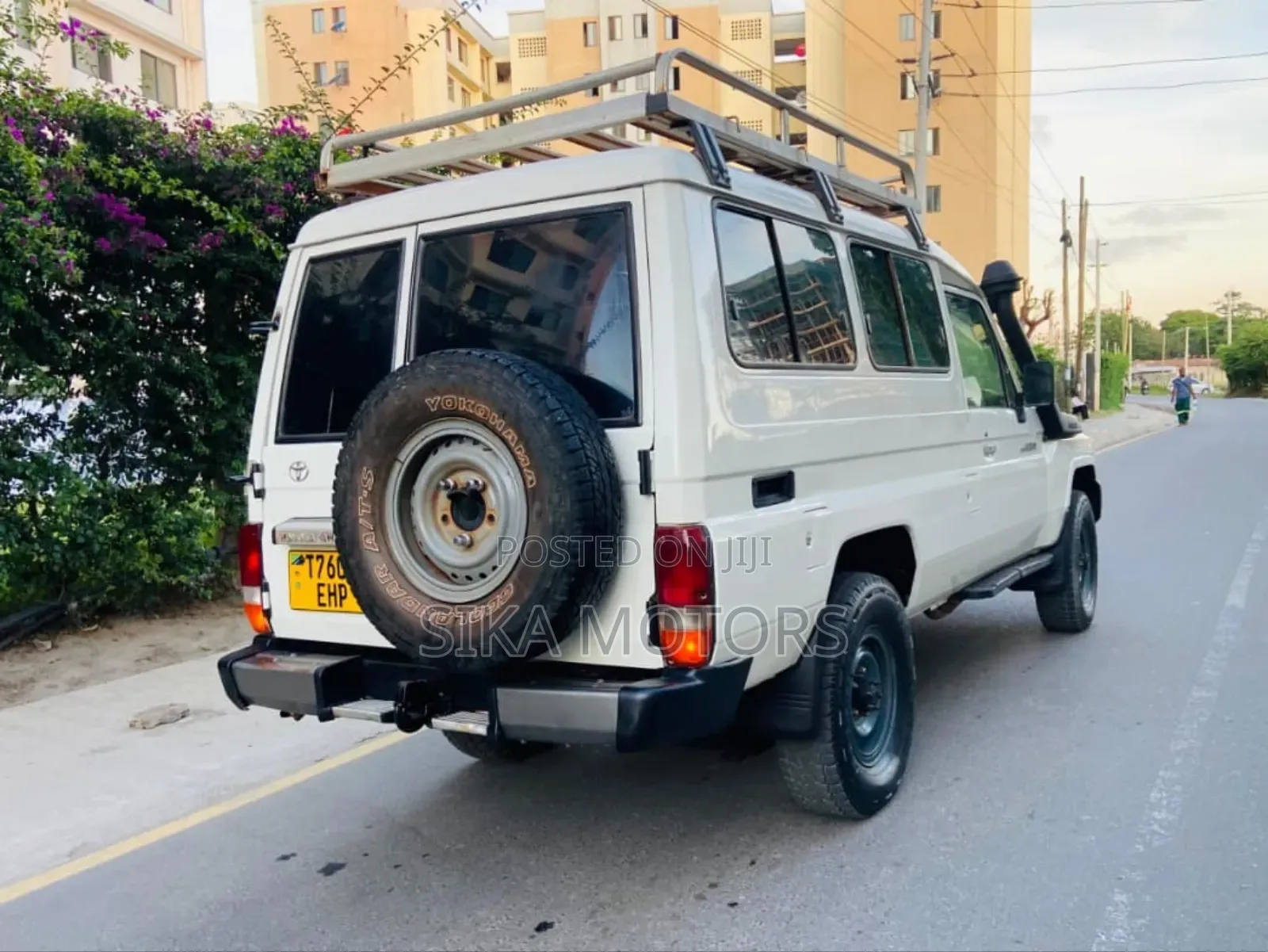Toyota Land Cruiser 2008 White