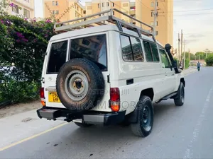 Toyota Land Cruiser 2008 White