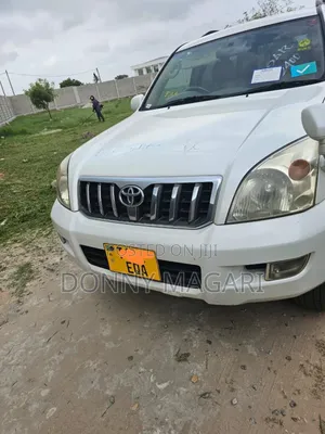 Toyota Land Cruiser Prado 2006 White