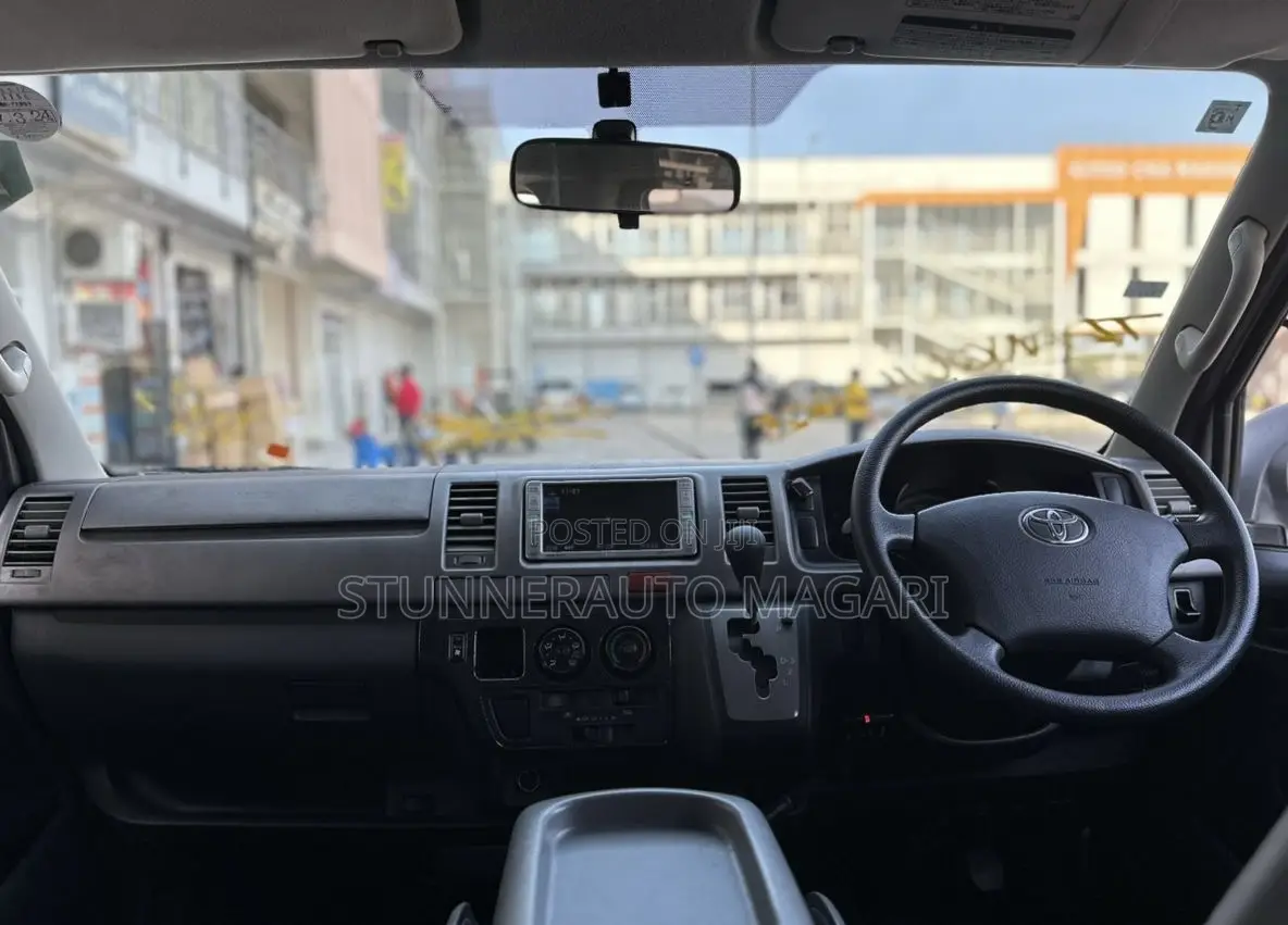 Toyota Grand HiAce 2005 Silver
