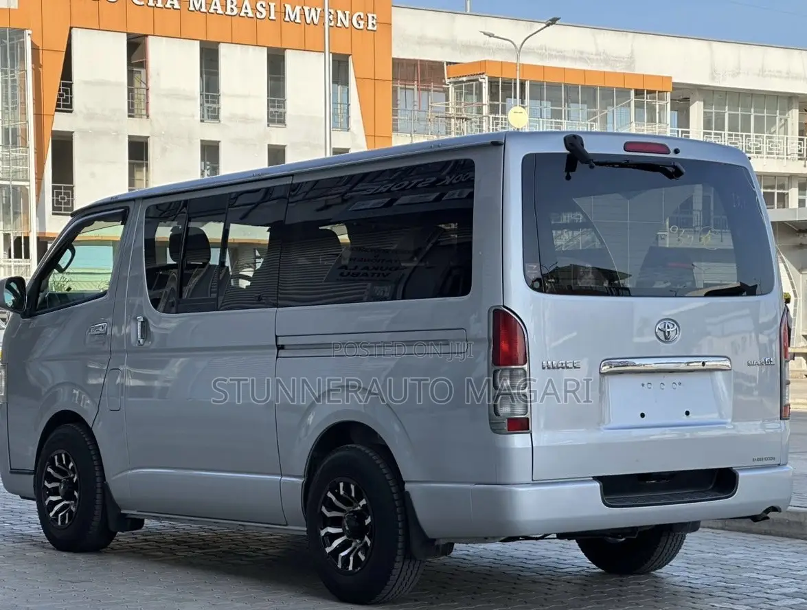 Toyota Grand HiAce 2005 Silver