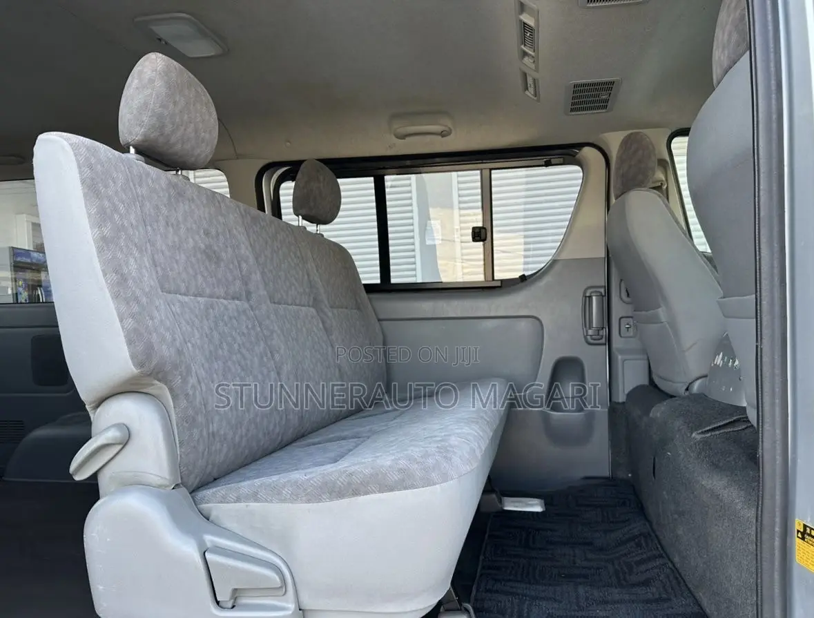 Toyota Grand HiAce 2005 Silver
