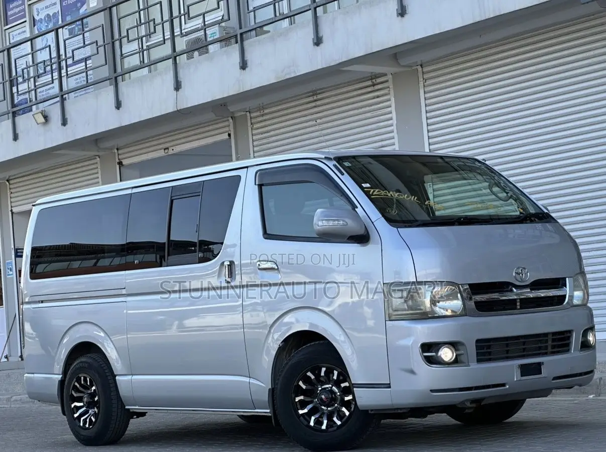 Toyota Grand HiAce 2005 Silver