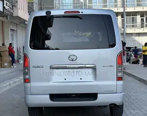 Toyota Grand HiAce 2005 Silver