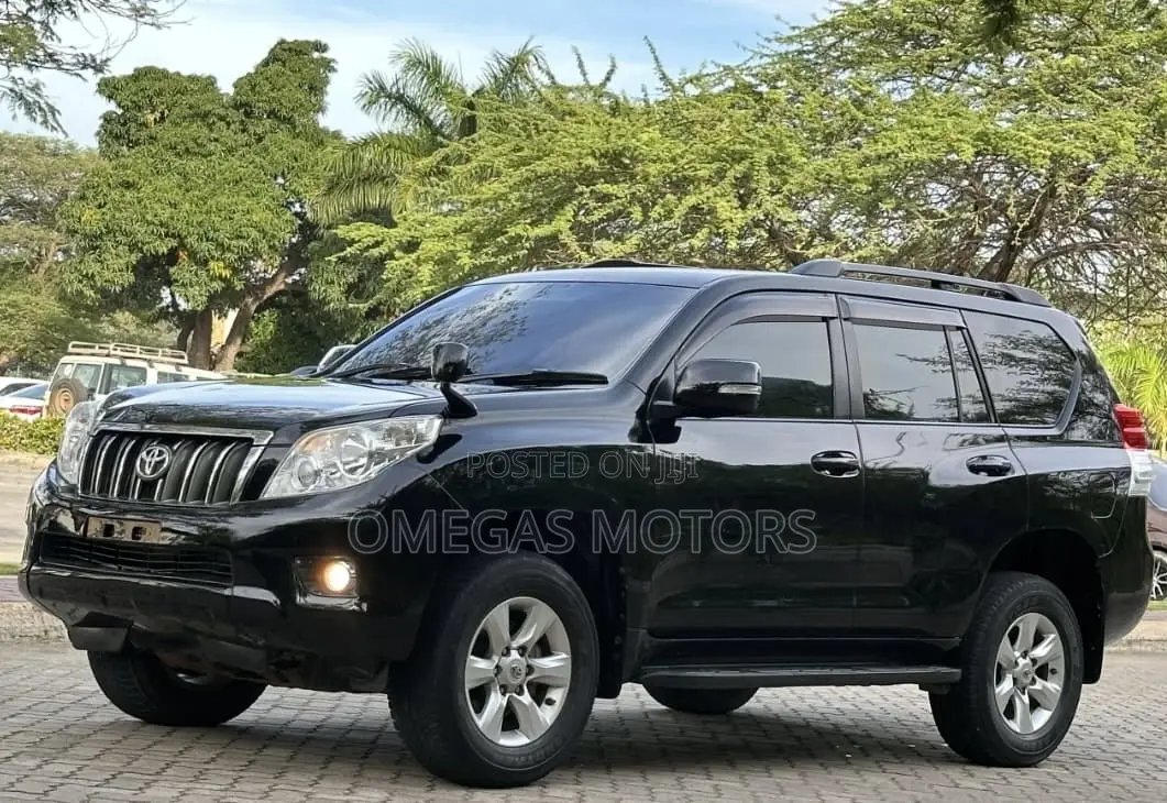 Toyota Land Cruiser Prado 2011 Black