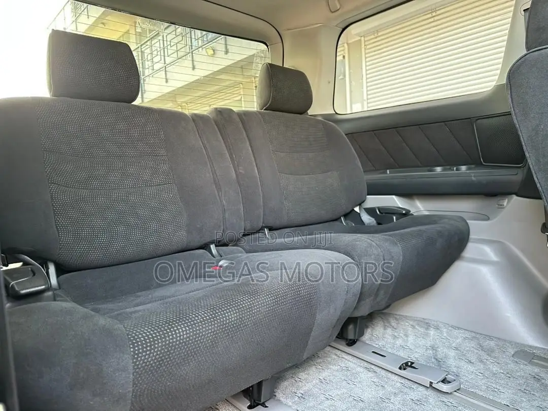 Toyota Alphard 2.4 Hybrid AWD 2002 Black