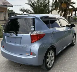 Toyota Ractis 1.5 AWD 2011 Blue