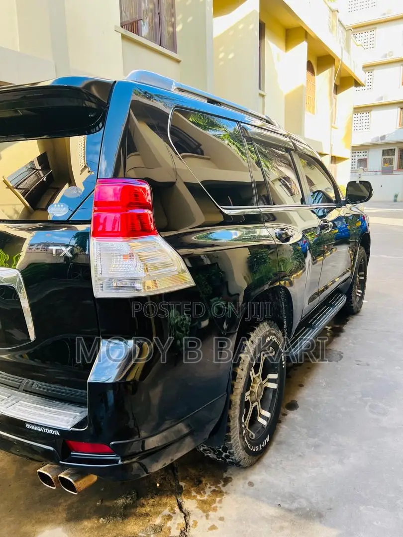 Toyota Land Cruiser Prado 2010 Black