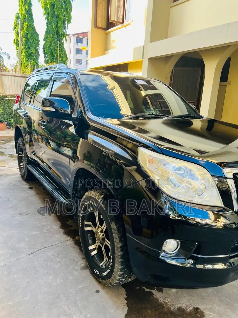 Toyota Land Cruiser Prado 2010 Black