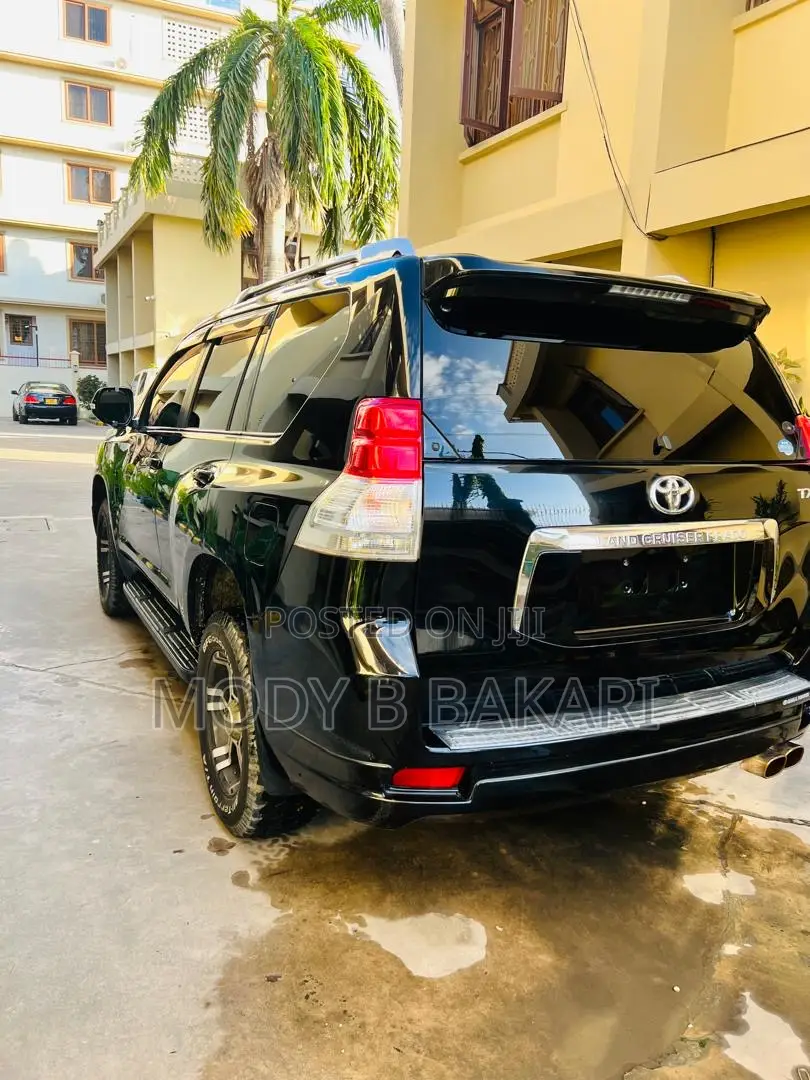Toyota Land Cruiser Prado 2010 Black