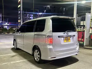 Toyota Noah 2009 Silver