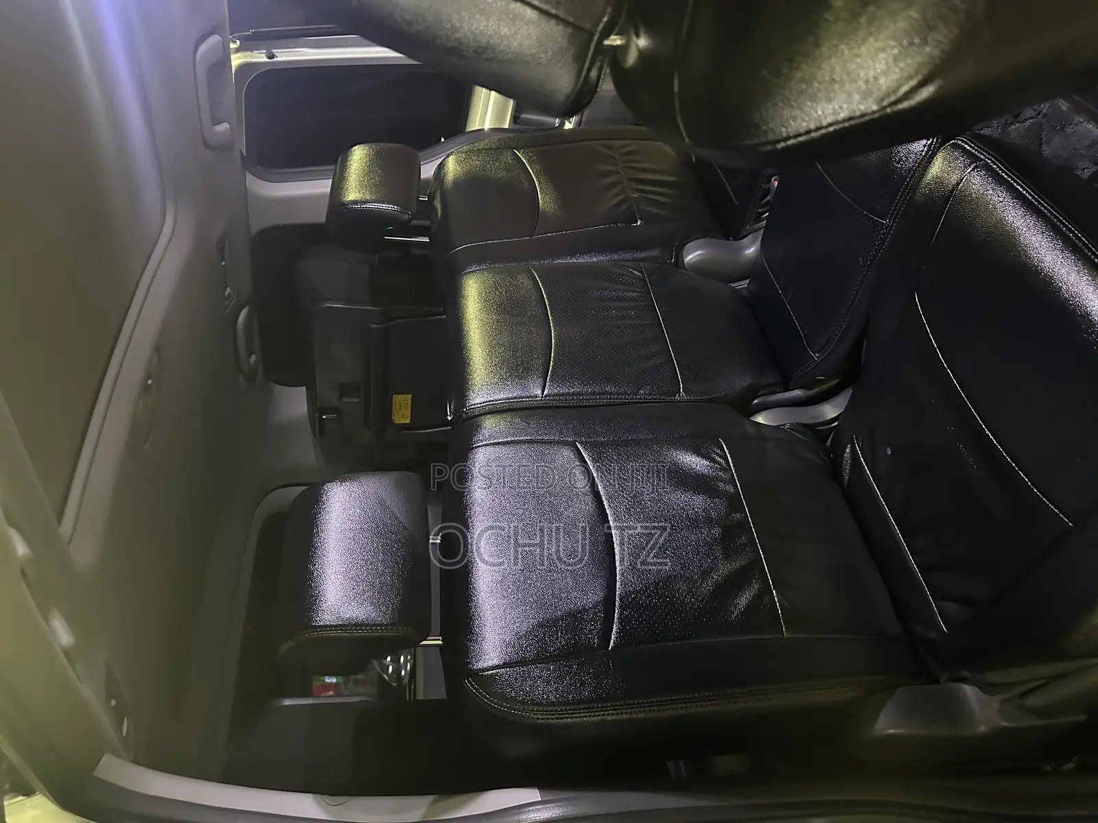 Toyota Noah 2009 Silver