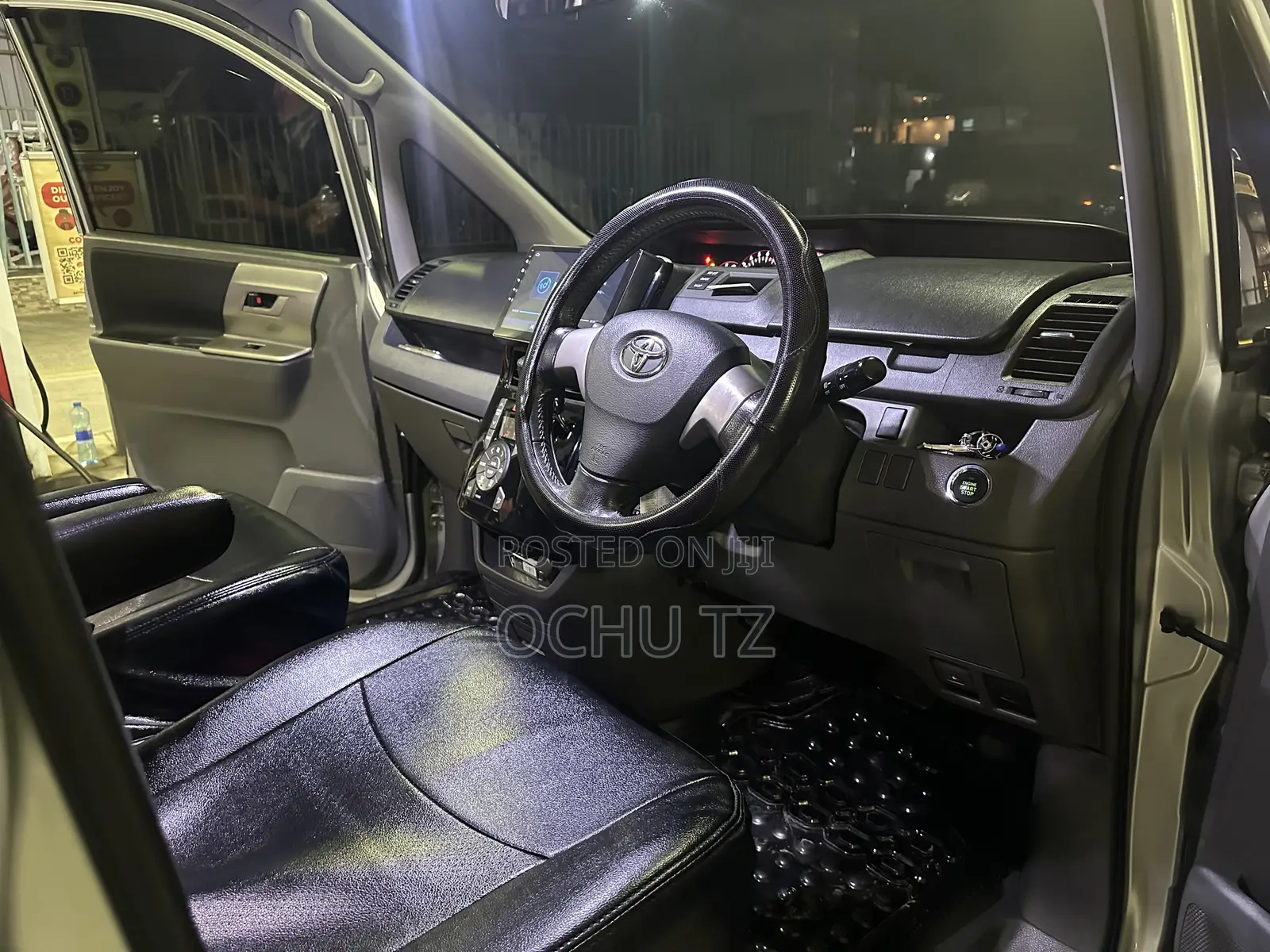 Toyota Noah 2009 Silver