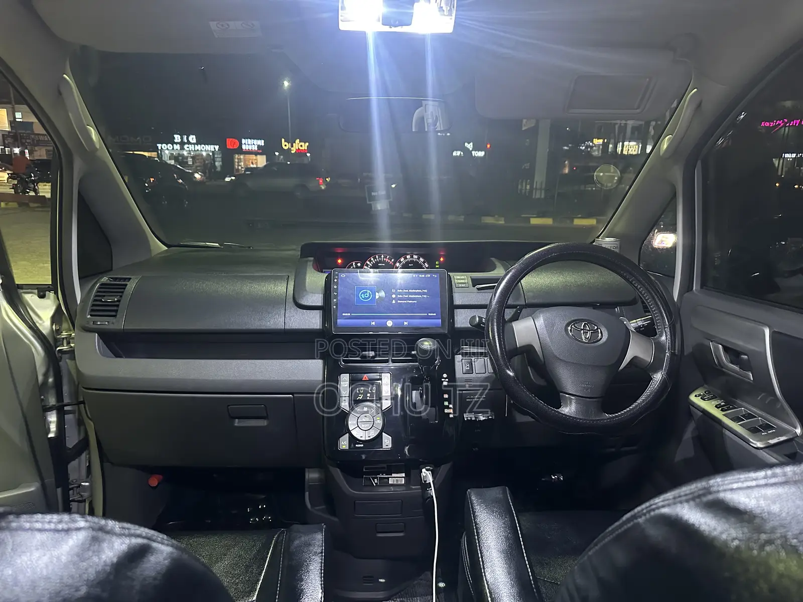 Toyota Noah 2009 Silver