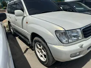Toyota Land Cruiser 100 4.2 TD Executive 2004 White