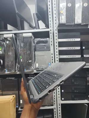 Laptop Dell Latitude 3310 4GB Intel SSD 128GB