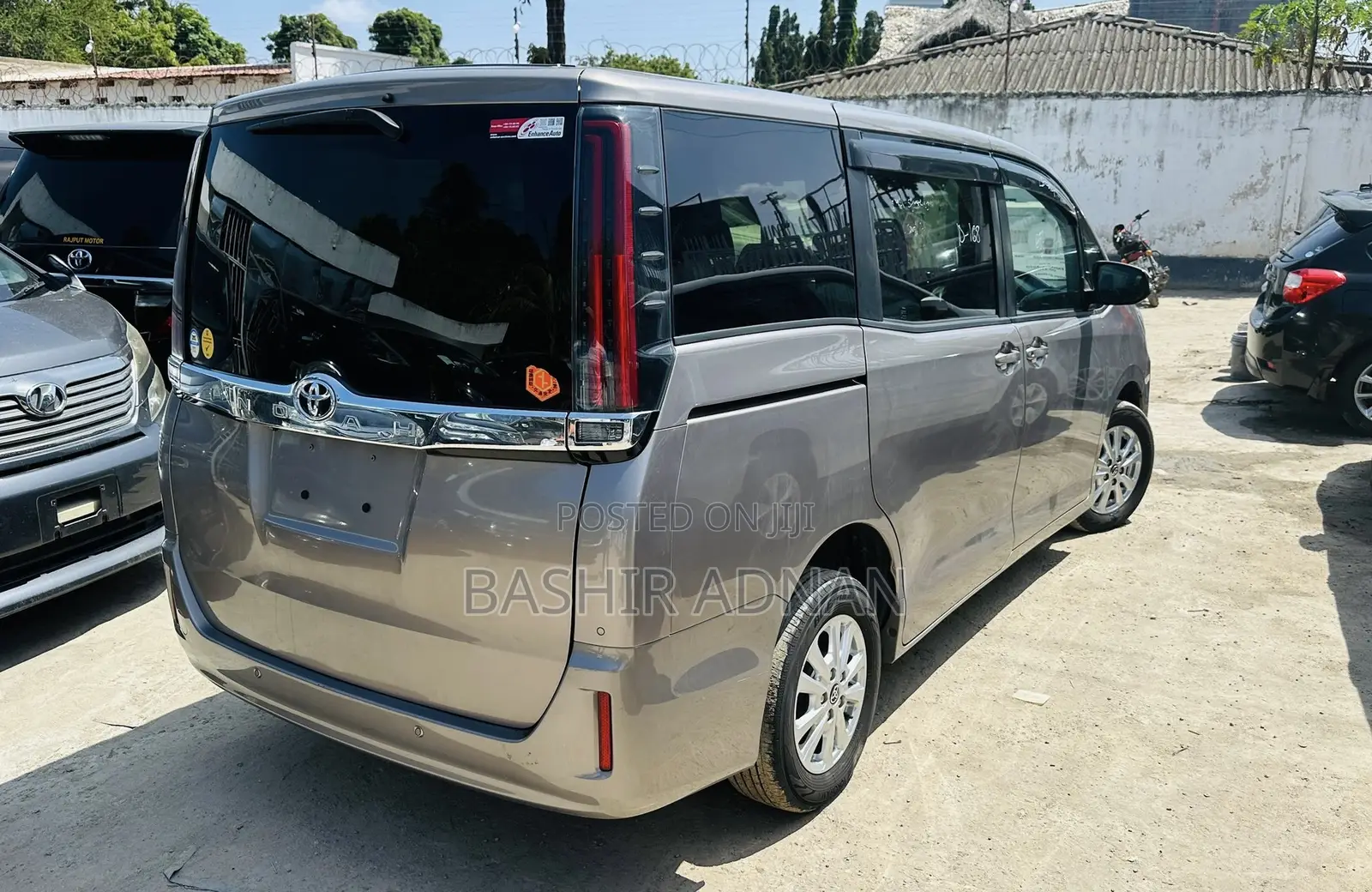 Toyota Noah 2.0 FWD (6 Seater) 2020 Beige