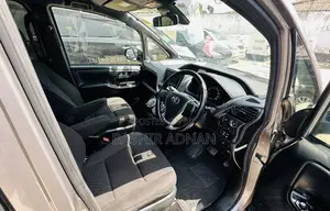 Toyota Noah 2.0 FWD (6 Seater) 2020 Beige