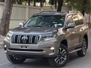 Toyota Land Cruiser Prado 2.8 2022 Silver