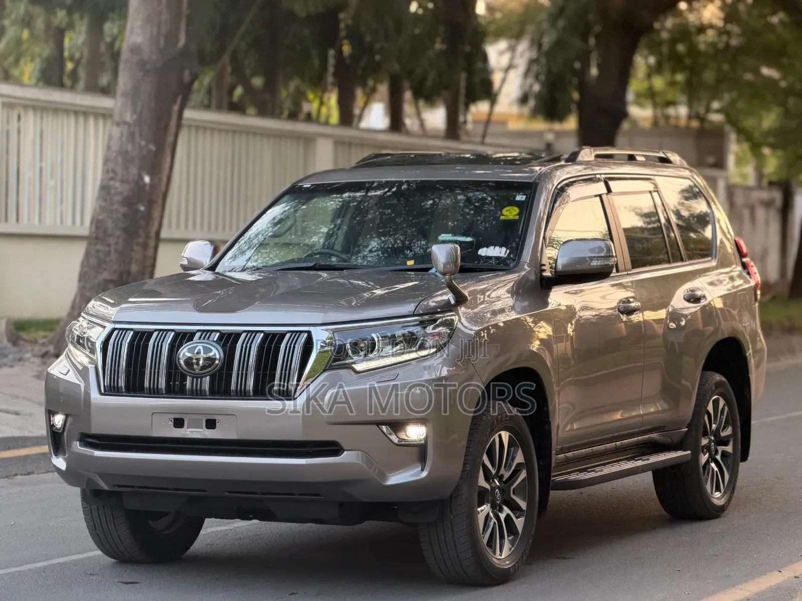 Toyota Land Cruiser Prado 2.8 2022 Silver