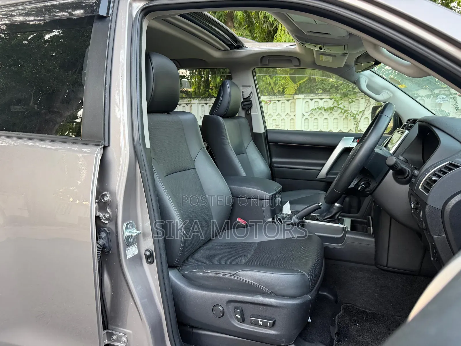 Toyota Land Cruiser Prado 2.8 2022 Silver