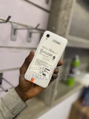 Sharp Aquos Sense 2 SHV43 32 GB White