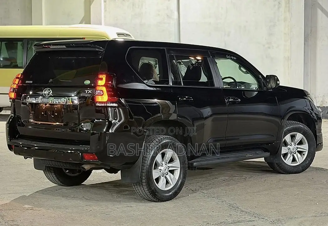 Toyota Land Cruiser Prado 2.8 2020 Matt Black