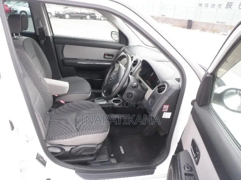 Mazda Verisa 2007 White