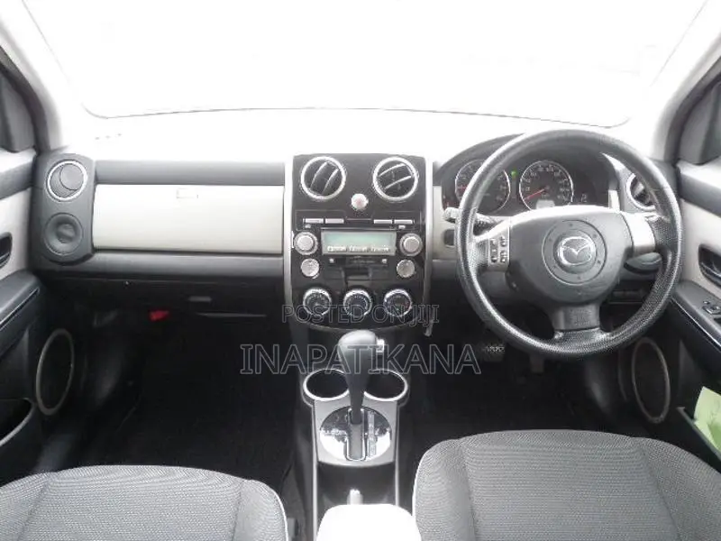 Mazda Verisa 2007 White