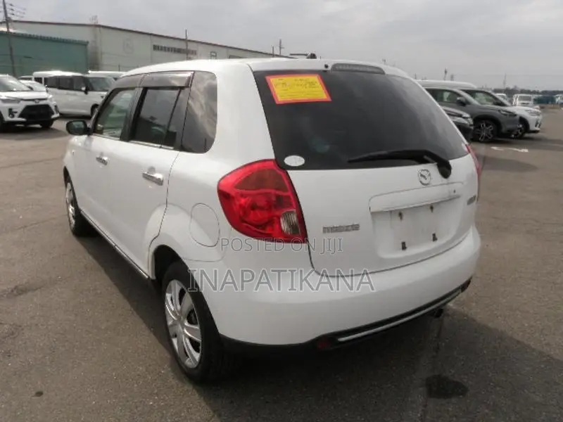 Mazda Verisa 2007 White
